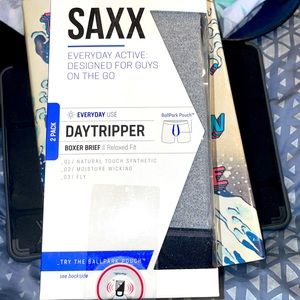 Mens Saxx DayTripper 2 pack boxer brief size Large. Grey and Black. NEW in box